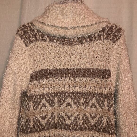 Between me & you S Oversized Chenille Knit Eyelash Long One Button Sweater - Picture 4 of 12